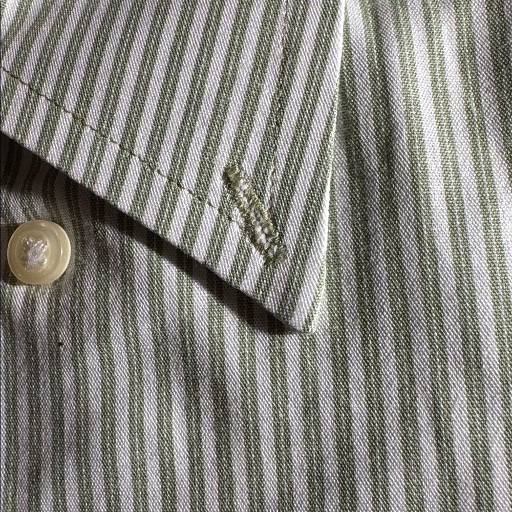 Classic Tommy Hilfiger men’s dress shirt